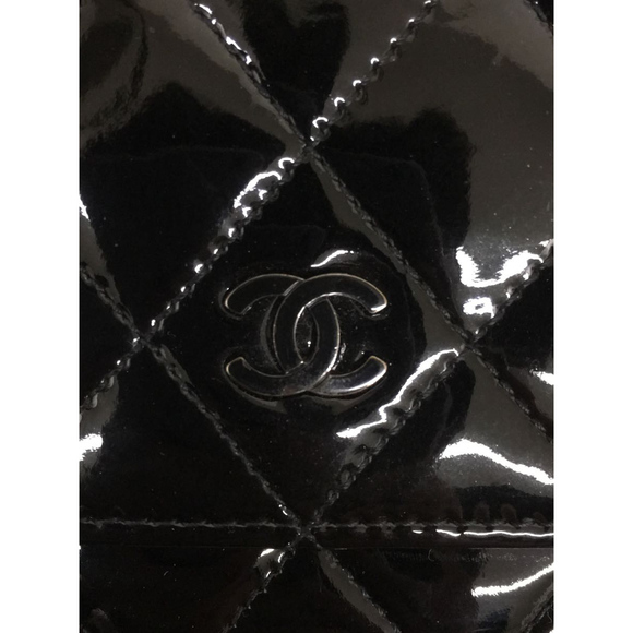 Chanel Matelasse Patent Chain Shoulder Bag - Picture 8 of 9